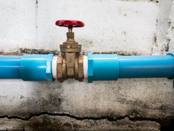 A picture of an underground pipe.
